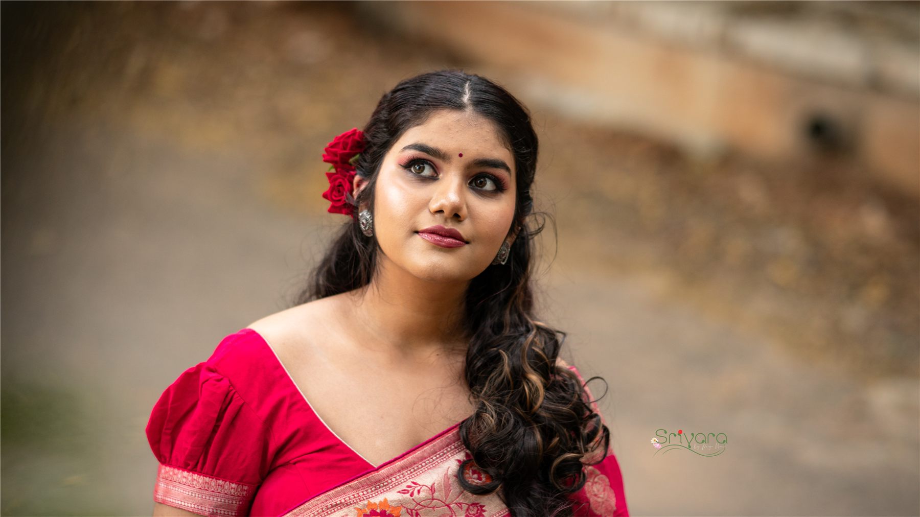 Red saree look with roses